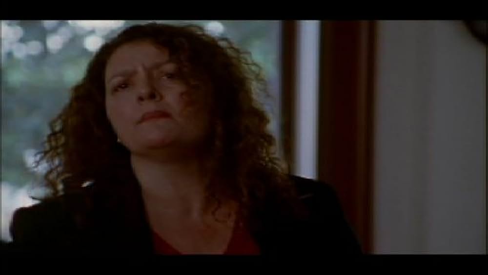 actor Antoinette Peragine large photo