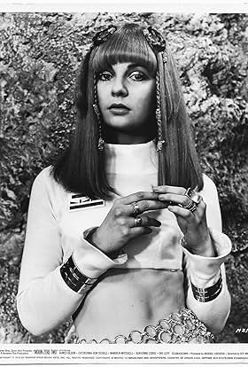 actor Chrissie Shrimpton large photo