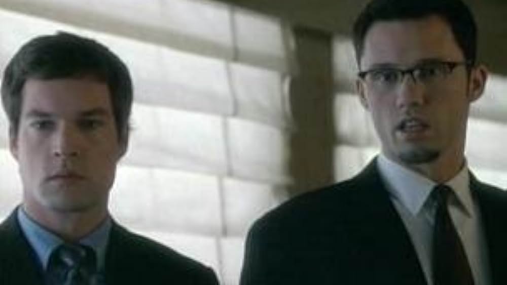 actor Chris Howell large photo