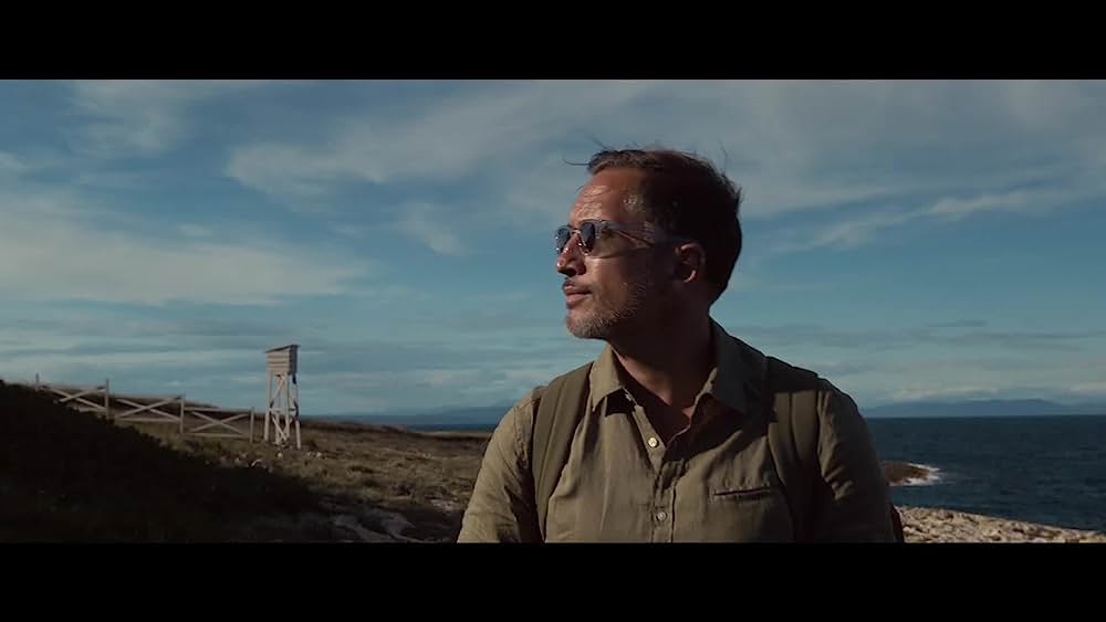 actor Elizabeth Counsell large photo