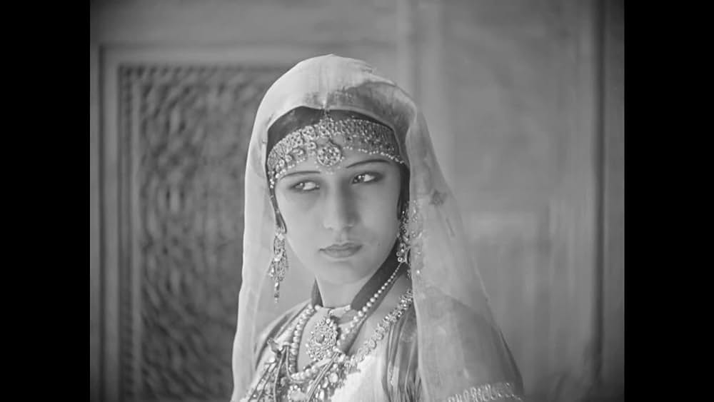 actor Charu Roy large photo