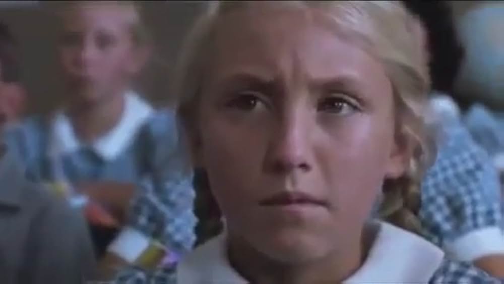 actor Victoria Longley large photo