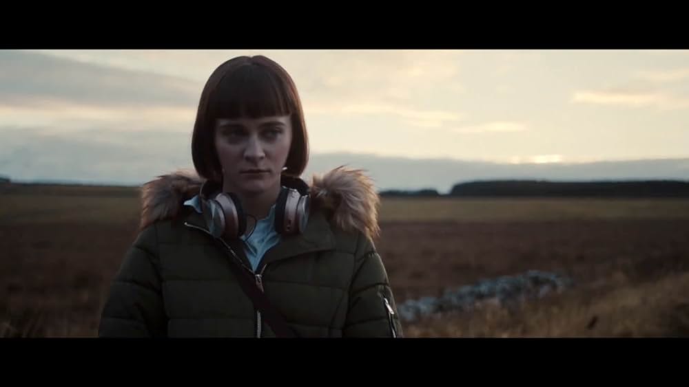 actor Julie Higginson large photo