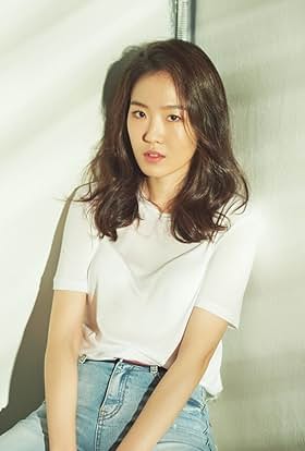 actor Joo Min-Kyung large photo