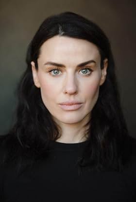 actor Kelly Wenham large photo