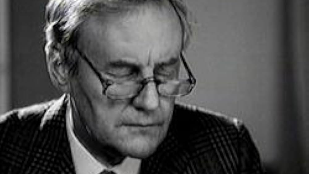 actor Hetta Charnley large photo