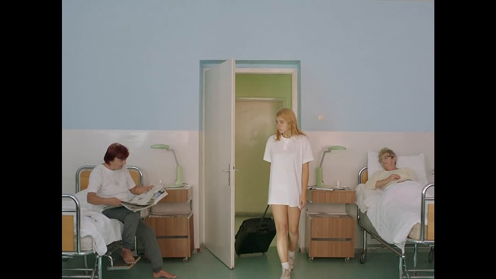 actor Sanja Buric large photo