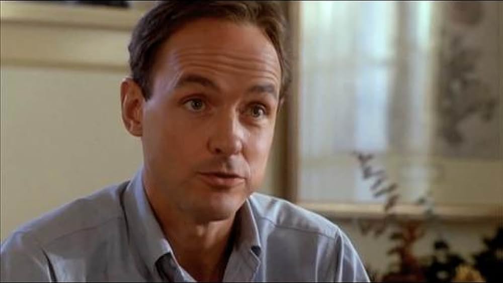 actor Lindsay Bourne large photo