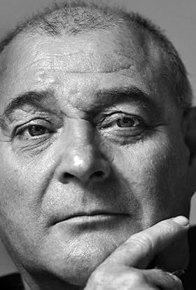 actor Nick Harvey large photo