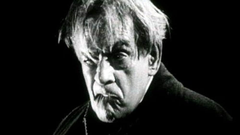 actor Jessica Cairns large photo