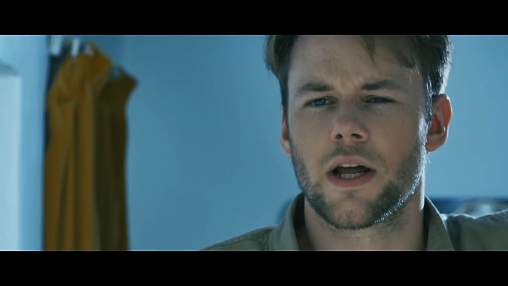 actor Garry Roost large photo