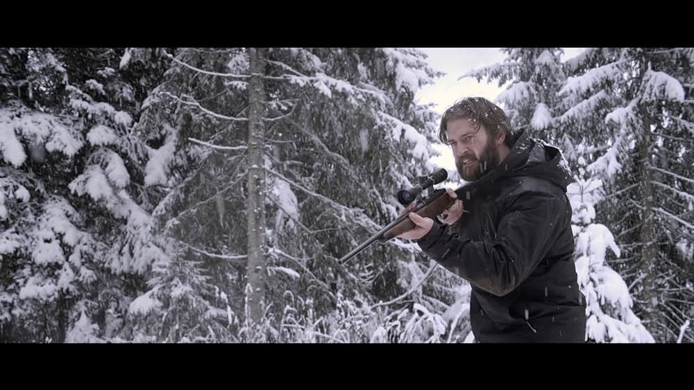 actor Lily Caines large photo