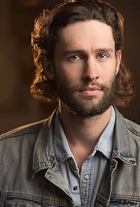 actor Joe Burns large photo