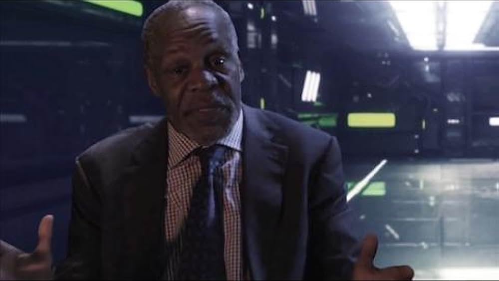 actor Roger Neave large photo