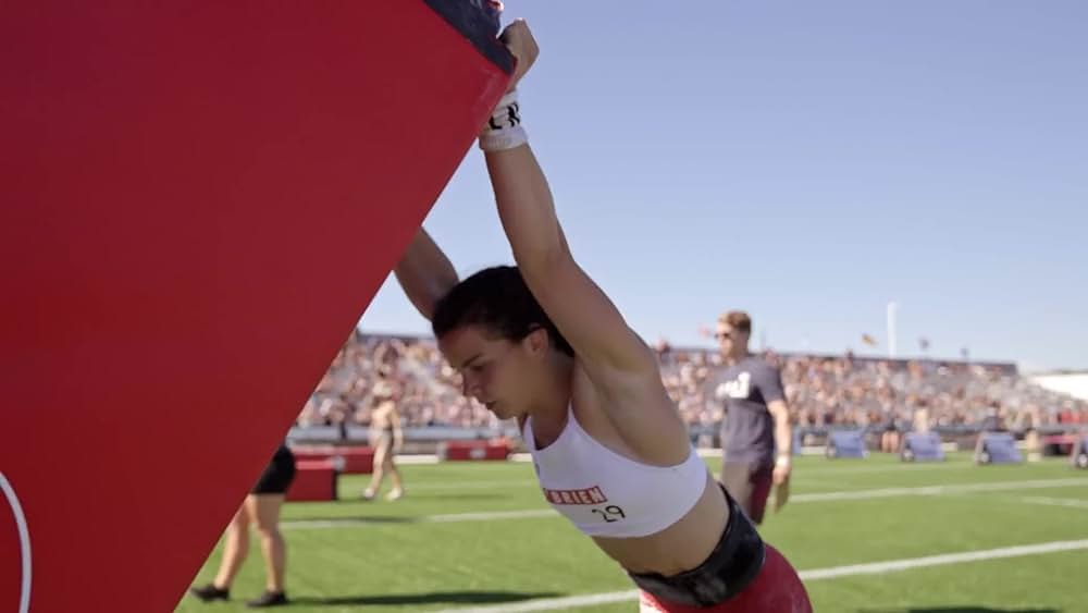 actor Laura Horvath large photo