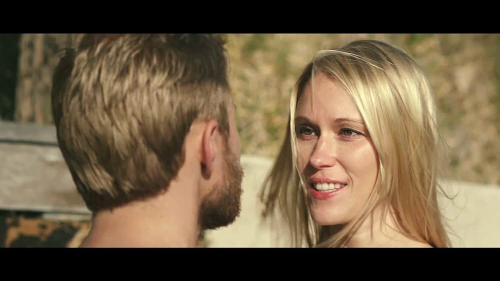 actor Hannah Cowley large photo