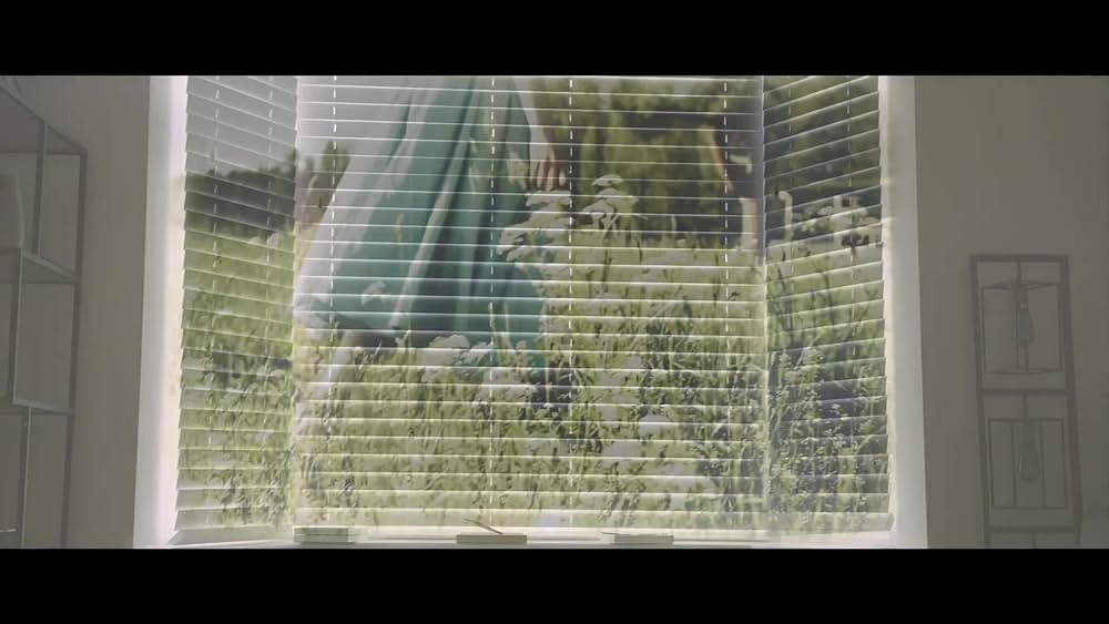 actor Savannah Gallo large photo