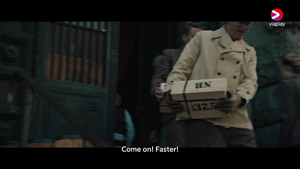 actor Karin Klouman large photo