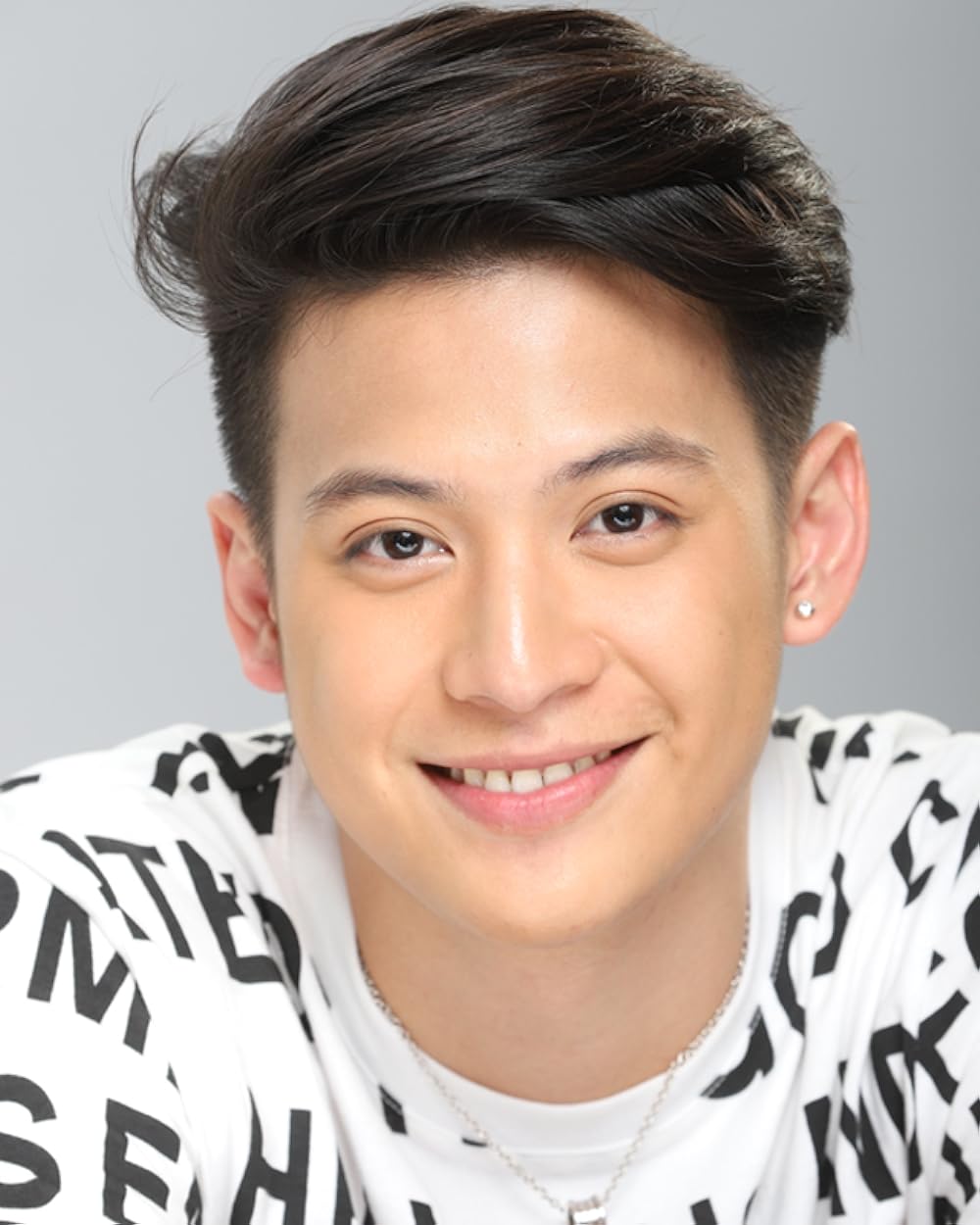 actor Karl Gabriel large photo