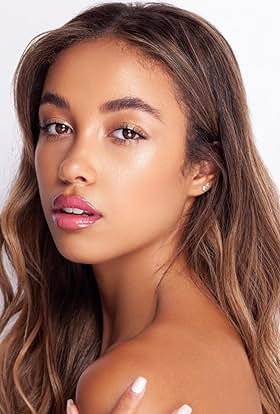 actor Sarah Kaufmann large photo