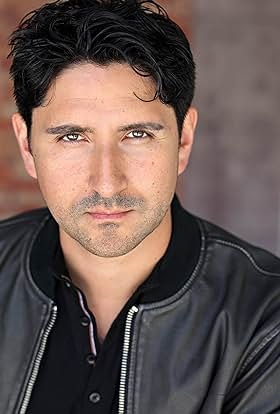 actor Victor Maraña large photo