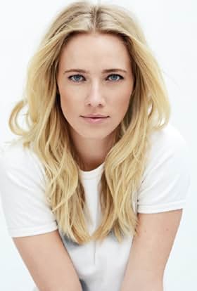 actor Jennifer Hoffman large photo