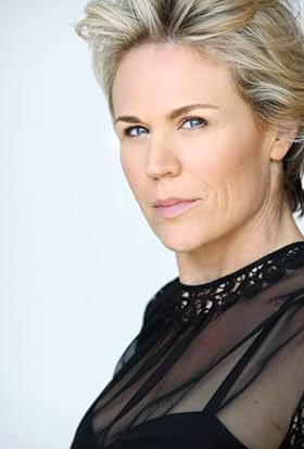 actor Jennifer Sommerfeld large photo