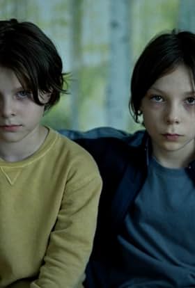 actor Maya Vanderbeque large photo