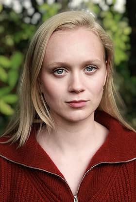 actor Lucy Jones large photo