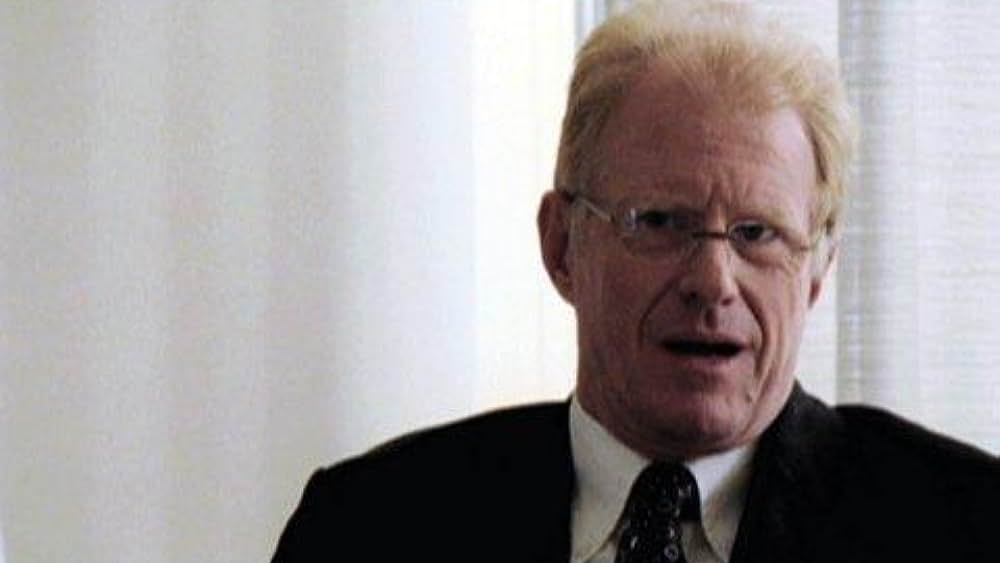 actor Víctor Hugo Arana large photo