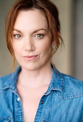 actor Beth Curry large photo