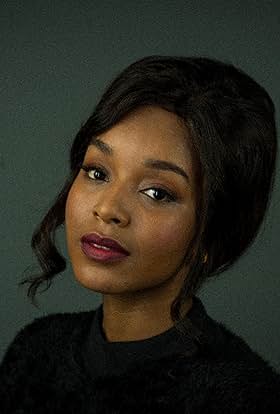 actor Larissa Nunes large photo