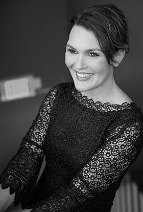 actor Tara Rosling large photo