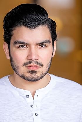 actor Daniel Alatorre large photo