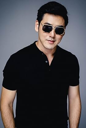 actor Apinan Prasertwattanakul large photo