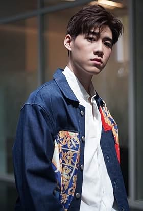 actor Krit Amnuaydechkorn large photo