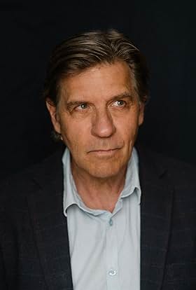 actor Mike Davies large photo