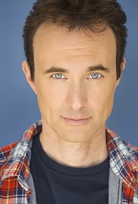 actor Kevin Glikmann large photo