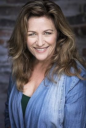 actor Michelle Leuthart large photo