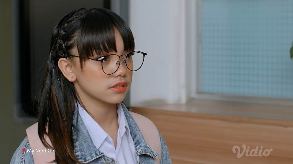 actor Devano Danendra large photo