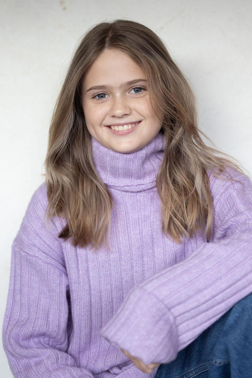 actor Ellie Stewart large photo