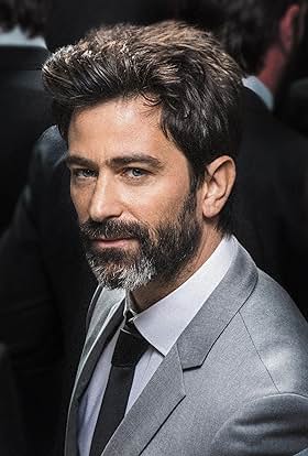 actor Yehuda Levi large photo