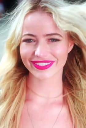 actor Elizabeth Weber large photo