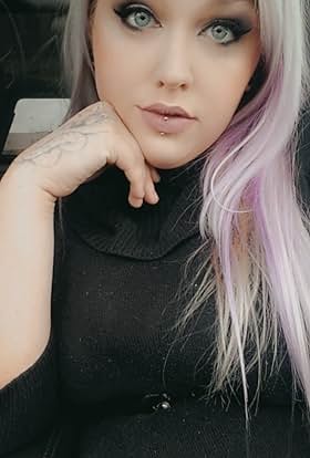 actor Kelsey Livengood large photo