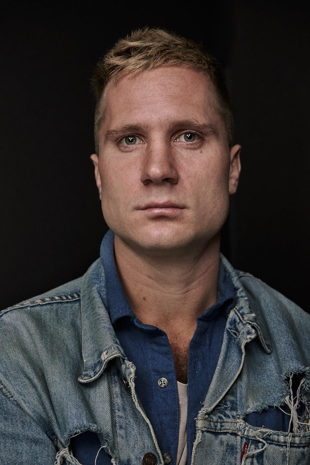 actor Owen Campbell large photo