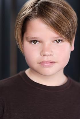 actor Logan Bailey large photo