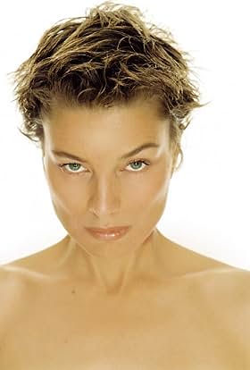 actor Elli Medeiros large photo