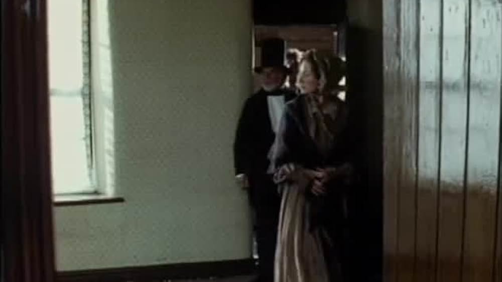 actor Christine Kavanagh large photo