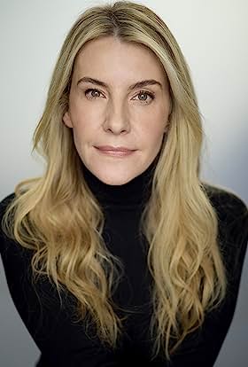 actor Allison McKenzie large photo