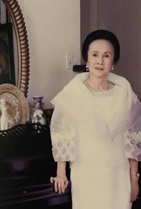 actor Ester Chavez large photo